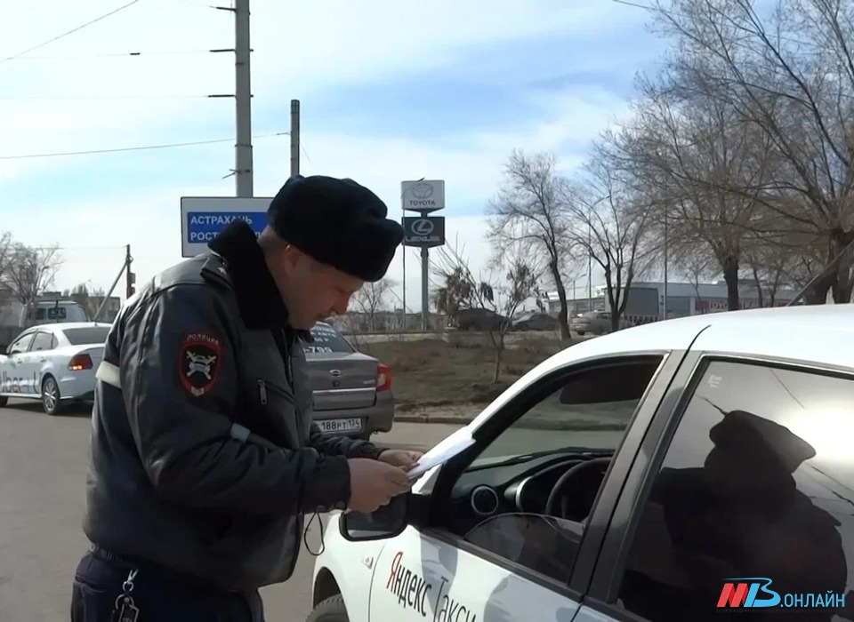 ГИБДД разыскивает водителя, насмерть сбившего пешехода под Волгоградом