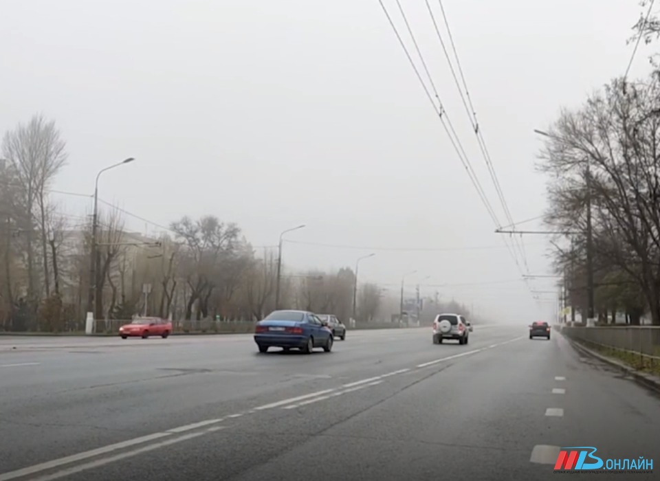 Волгоградским водителям советуют ездить в непогоду без резких манёвров