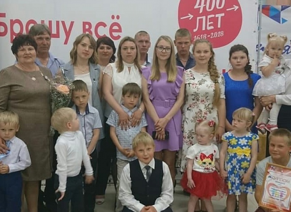 Президент России присвоил волгоградке звание «мать-героиня»