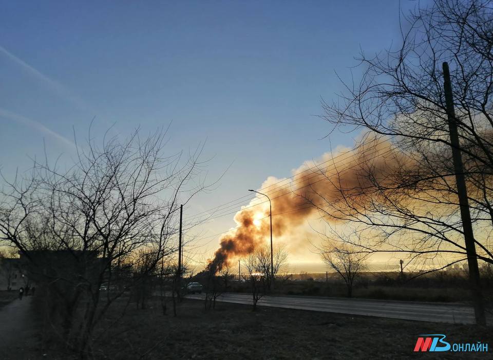 Стали известны подробности о пожаре на складе в Кировском районе Волгограда