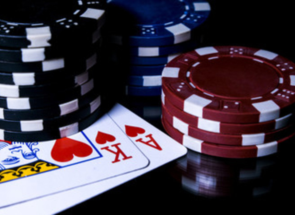 Под Волгоградом 17-летний студент проиграл в онлайн-казино 60 тысяч рублей