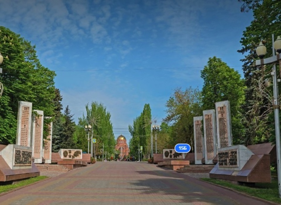 Мемориал на Аллее Героев в центре Волгограда облицовывают мрамором и гранитом
