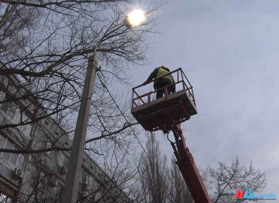 В Волгограде в День энергетика новые светоточки появились на улице 51-й Гвардейской Дивизии