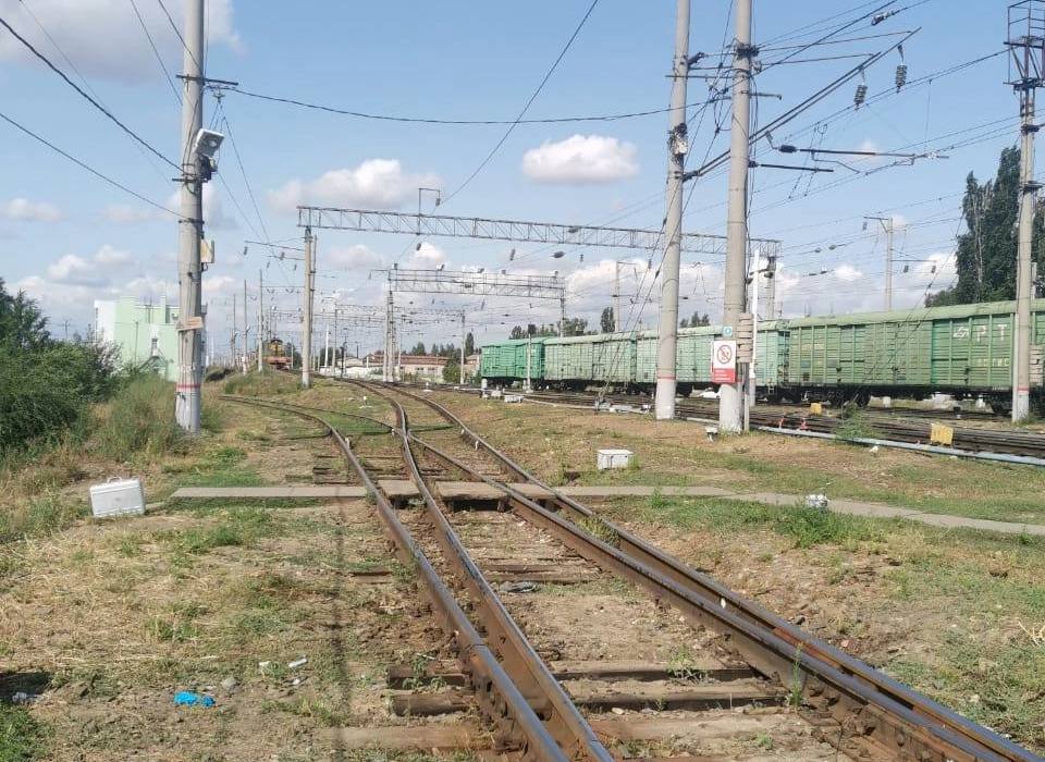 10-летний ребенок попал под поезд, перебегая пути под Волгоградом