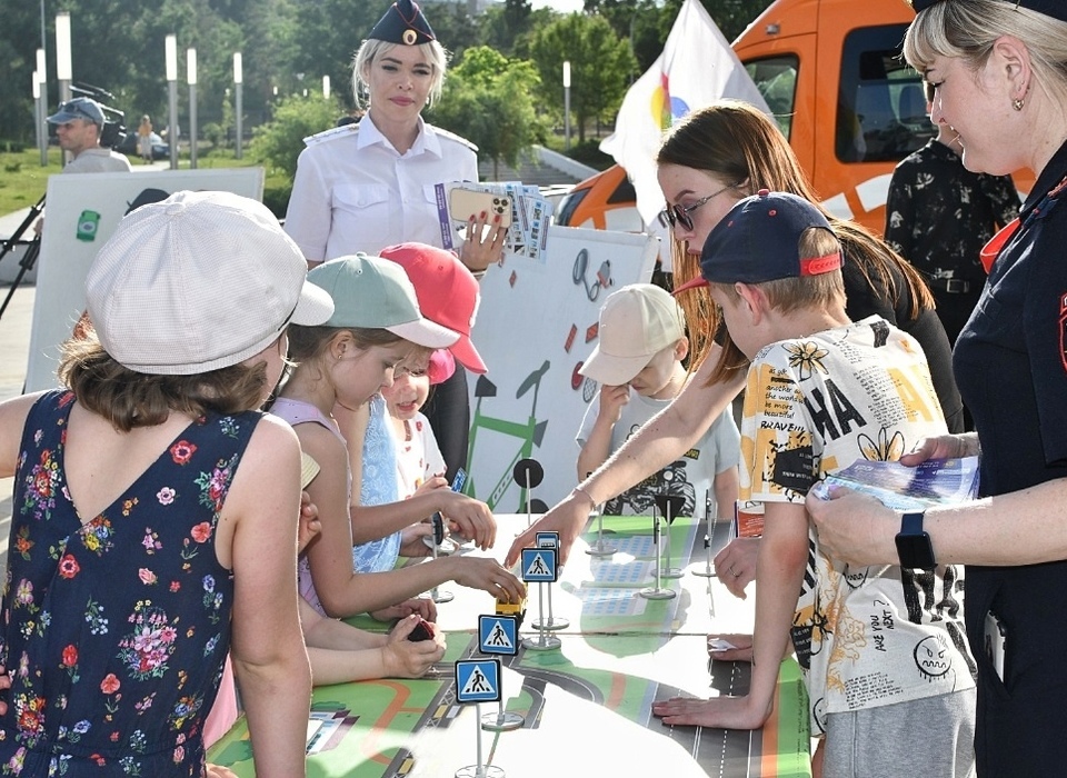 Волгоградским школьникам рассказали о правилах дорожного движения