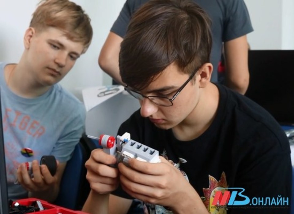 В сельских школах Волгоградской области откроют новые центры «Точка роста»
