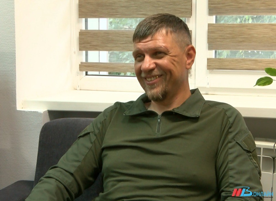 Ополченец из ЛНР, проехавший более тысячи км на велосипеде, побывал в Волгограде