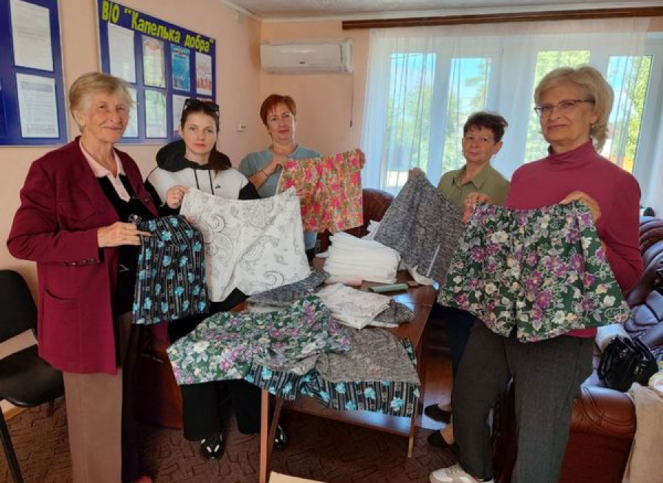 Серебряные волонтеры из Волгоградской области отправили посылку в зону СВО