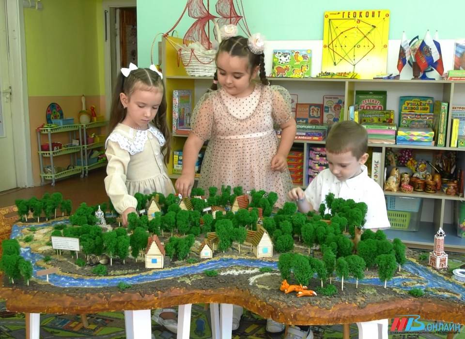 Воспитанники детского сада №345 в Волгограде создали макет острова Сарпинский