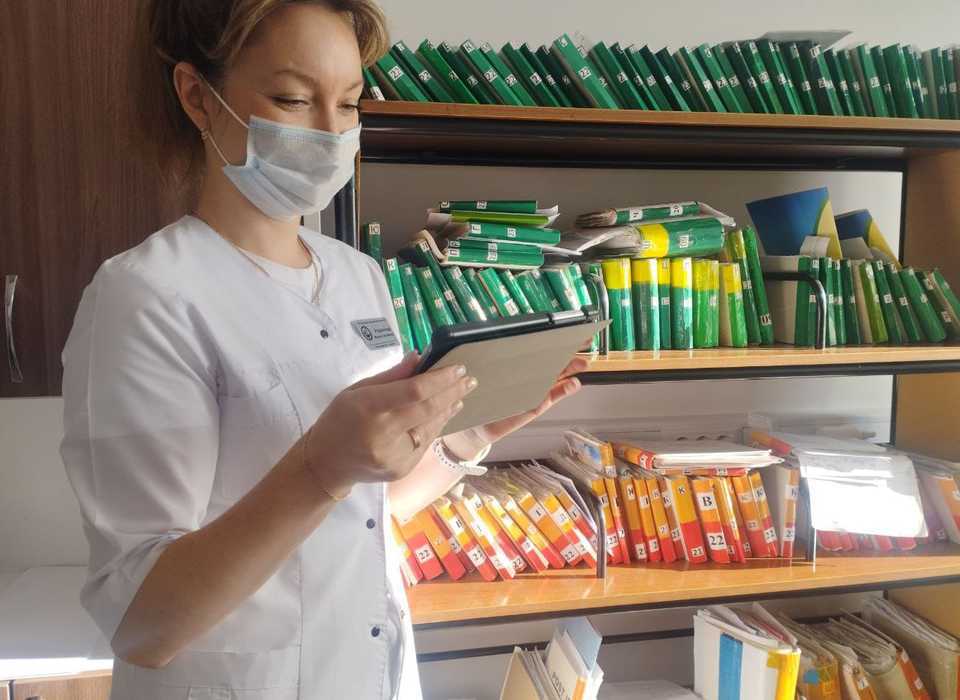 В Волгоградской области врачей обеспечили современными планшетами для работы
