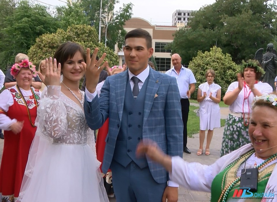 Волгоградские молодожены побили рекорд по свадьбам в 2023 году