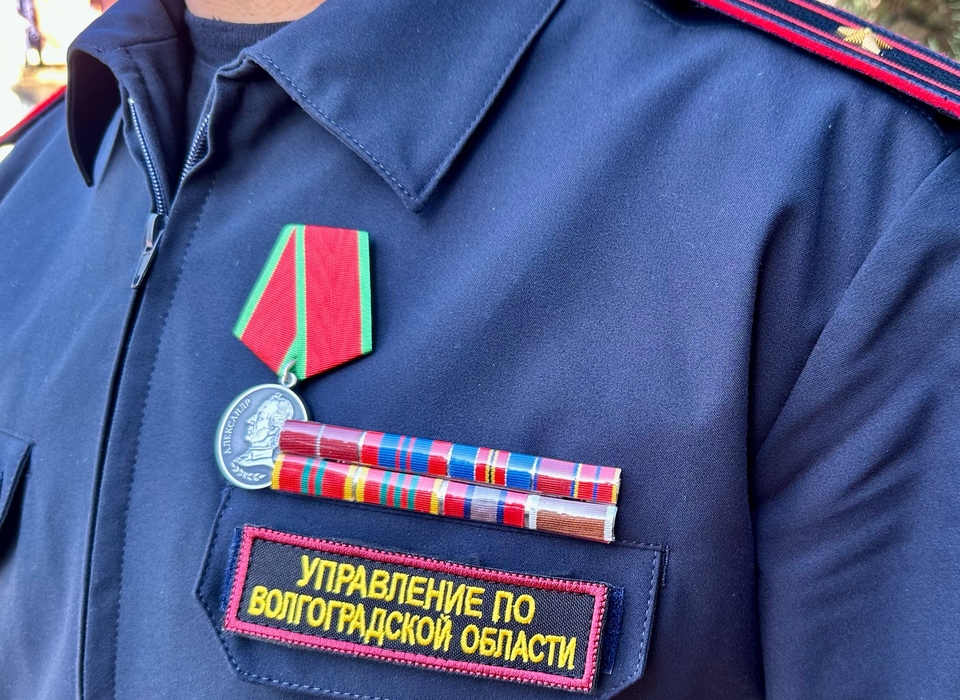 Участника СВО из Росгвардии наградили в Волгограде медалью Суворова