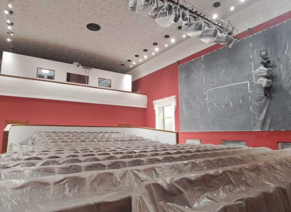 В зрительном зале Дома Детства в Волгограде установили 228 кресел