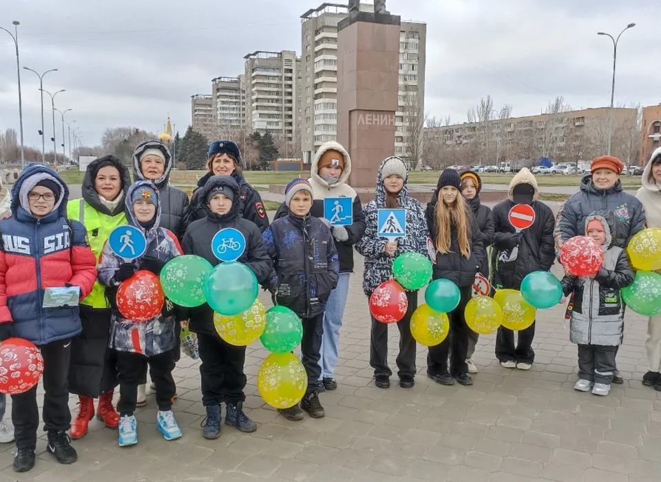Акция «Мамы рулят по правилам» прошла в городе под Волгоградом