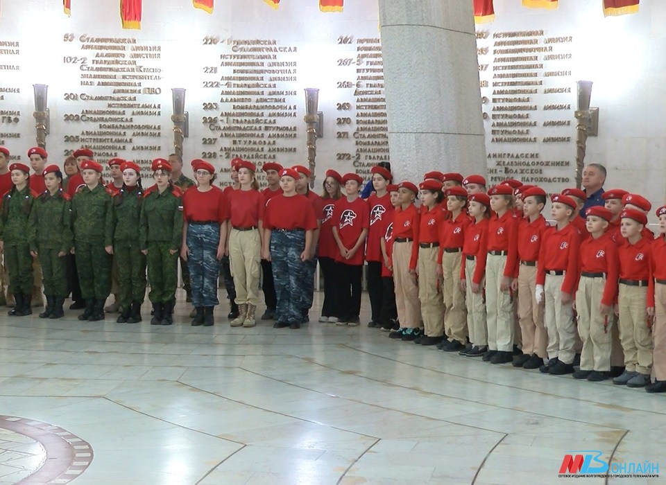 Волгоградские школьники пополнили ряды юнармейцев