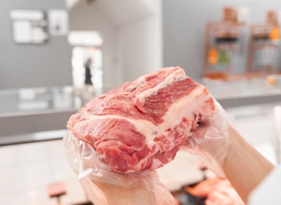 На складе в Волгограде обнаружили зараженное АЧС мясо