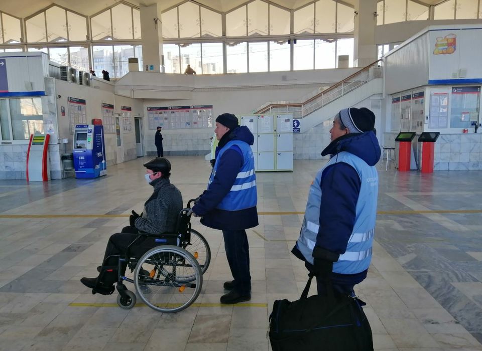 Сотрудники ПривЖД помогли 10,5 тыс. маломобильных пассажиров на вокзалах