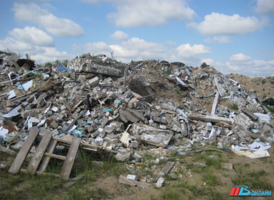 Со стихийных свалок Волгограда вывезли около 40 тысяч кубометров мусора