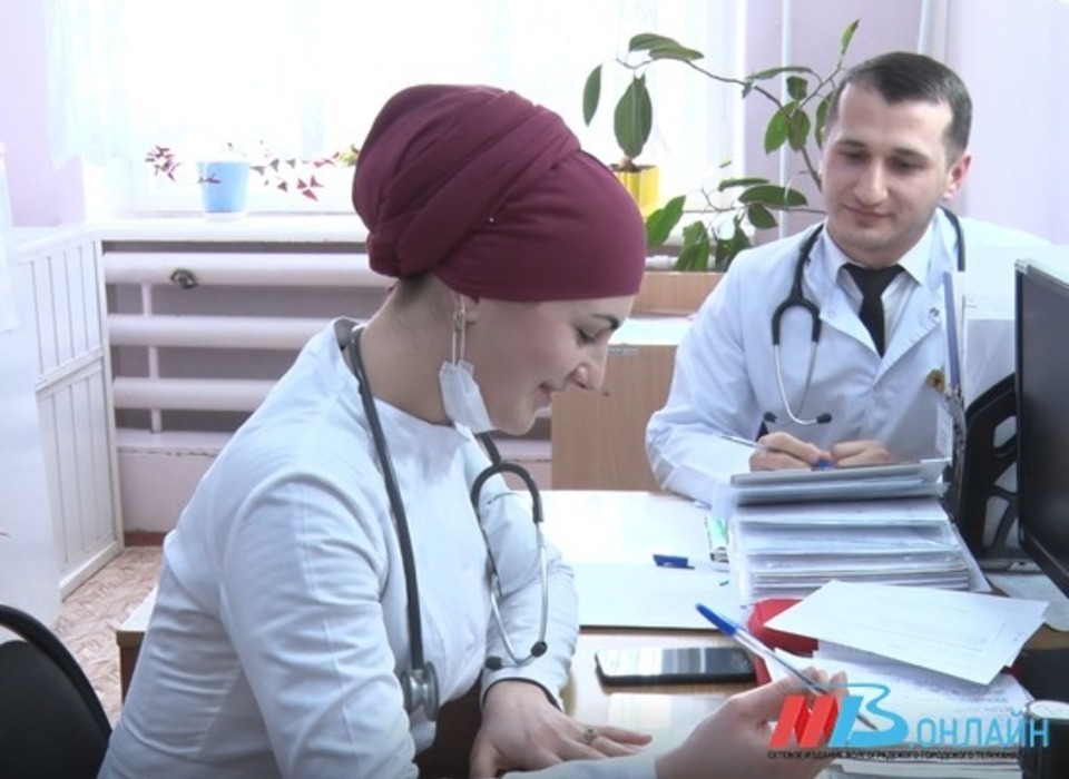 Более 160 «земских» врачей и фельдшеров начнут работать в районах Волгоградской области