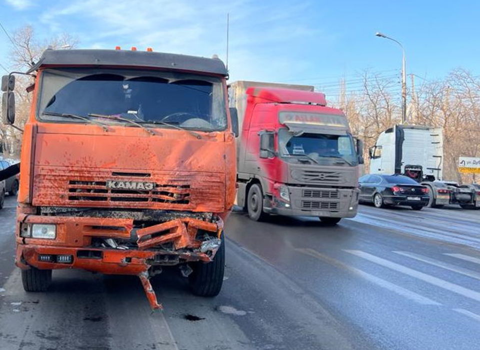 Еще двое человек госпитализированы после ДТП с маршруткой в Волгограде