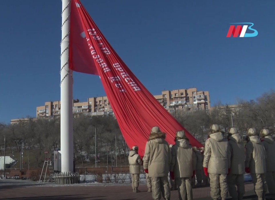 Над Волгоградом вновь поднято Знамя Победы