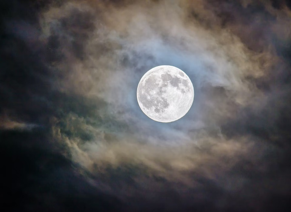 Снежную Луну наблюдали жители Волгограда ночью 5 февраля