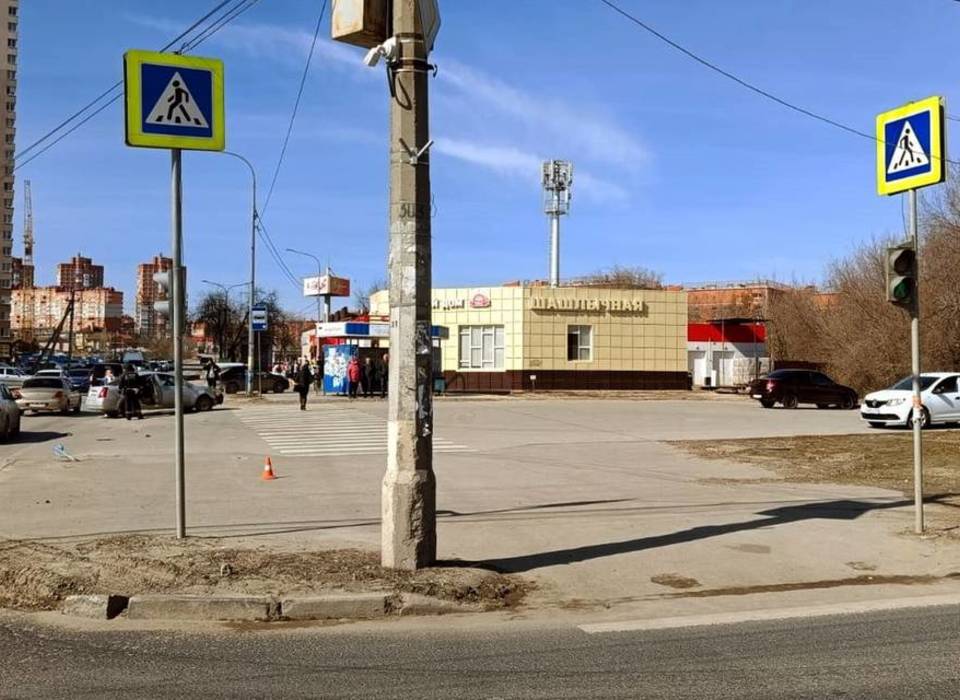 В Волгограде 27-летняя женщина-водитель насмерть сбила пенсионерку во время телефонного разговора
