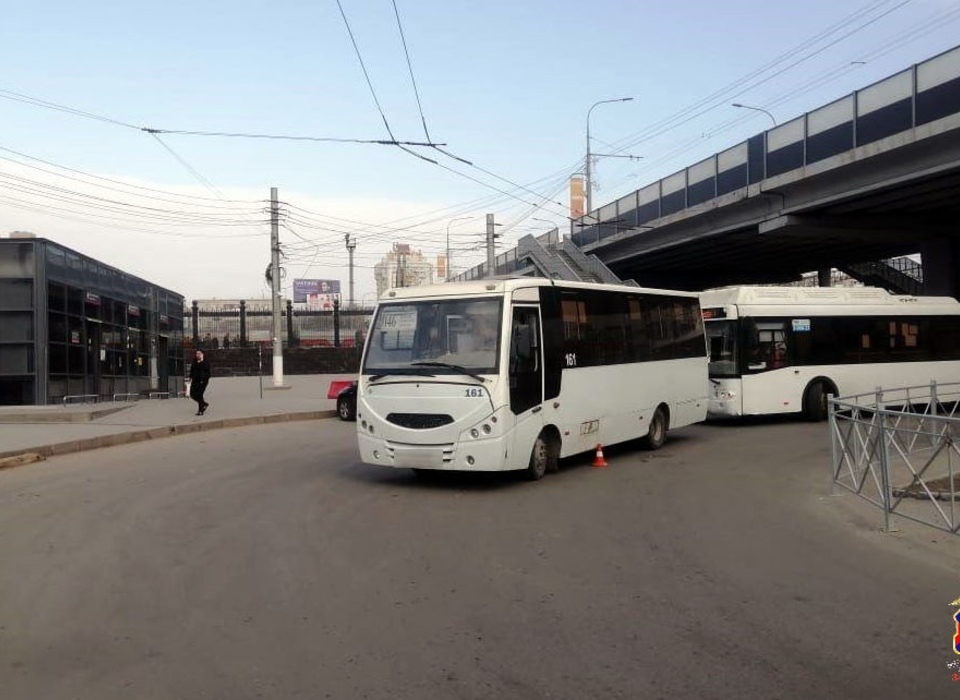 Автобус сбил 68-летнюю пенсионерку в центре Волгограда (ВИДЕО)