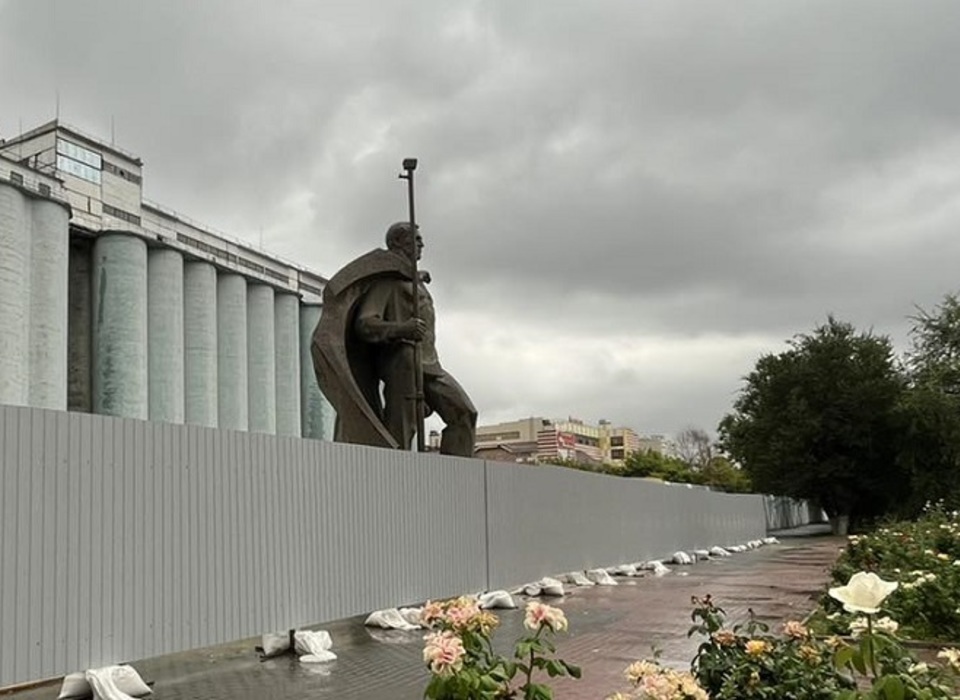 В Волгограде завершают реставрацию памятника морякам-североморцам