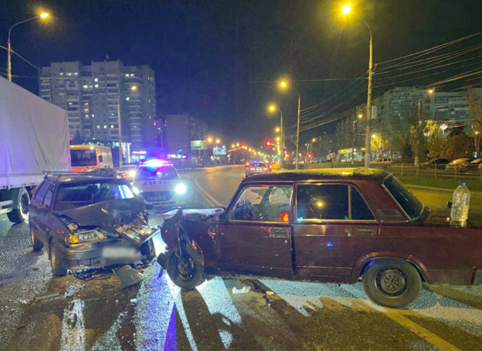 В ночных ДТП в Волгоградской области пострадали пять человек