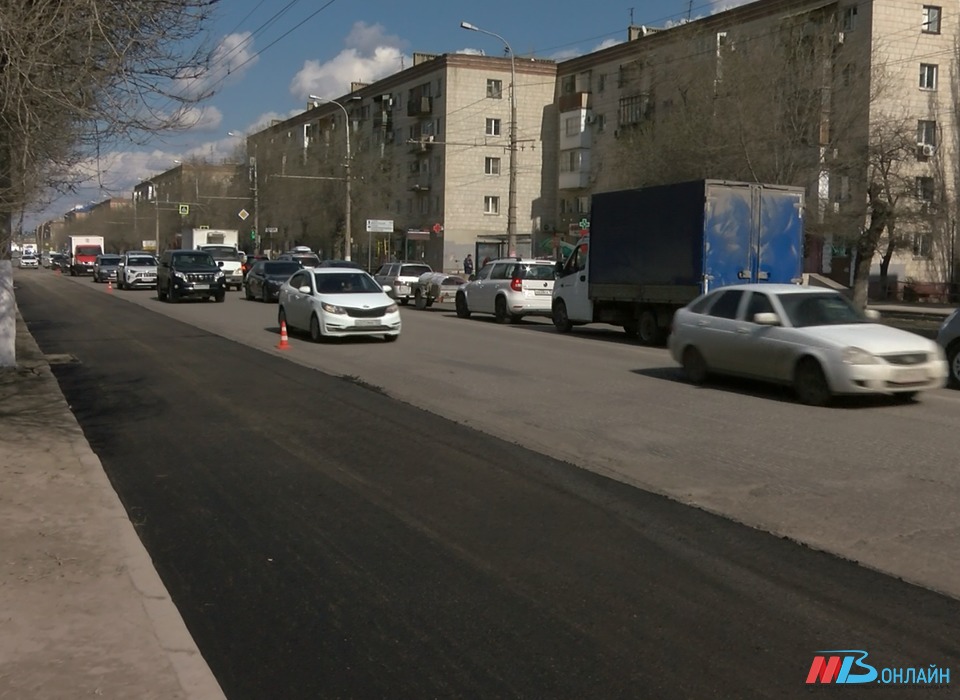 В Волгограде восстановят дорожное покрытие на улице Рабоче-Крестьянской