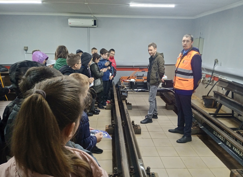 Волгоградским школьникам рассказали о технологии диагностики ж/д пути