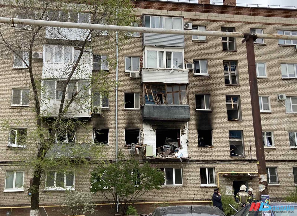 Три квартиры пострадали из-за ЧП на улице Титова Волгограда
