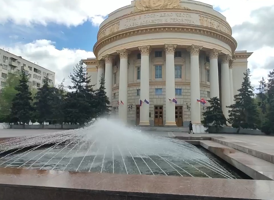 Фонтан Волгоград. В Харькове открыли фонтан.