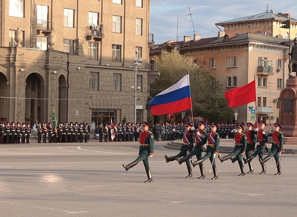 В Волгограде готовятся к параду Победы
