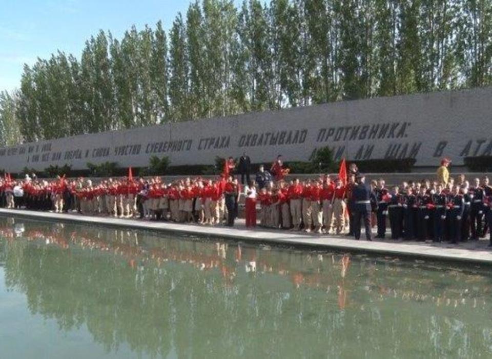 В Волгограде в ряды «Юнармии» вступили еще 500 школьников