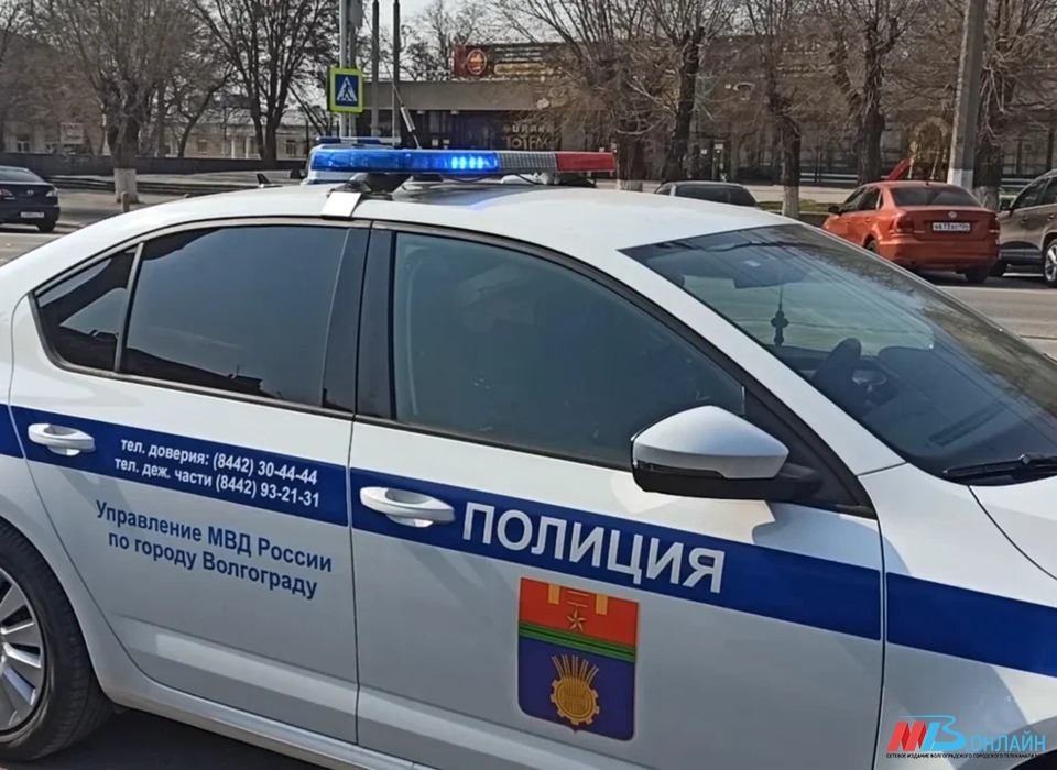В Волгограде в пассажирский автобус врезалась «Газель»