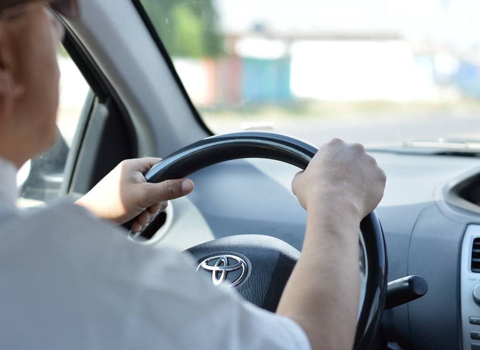 Волгоградским водителям старше 75 лет могут сократить срок действия прав