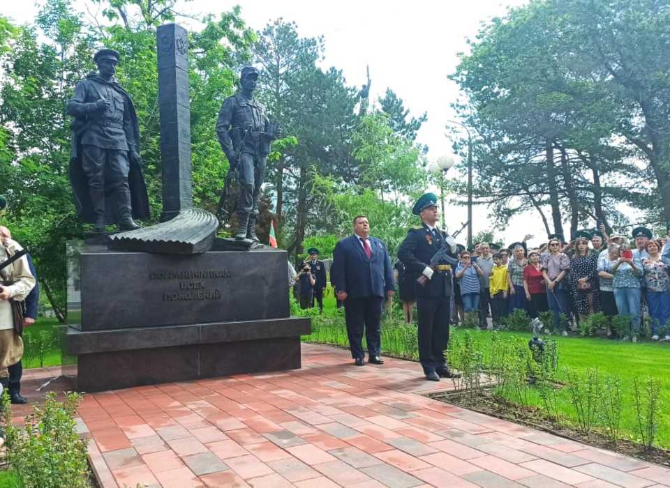 В Волгограде открыли памятный знак пограничникам-защитникам Отечества