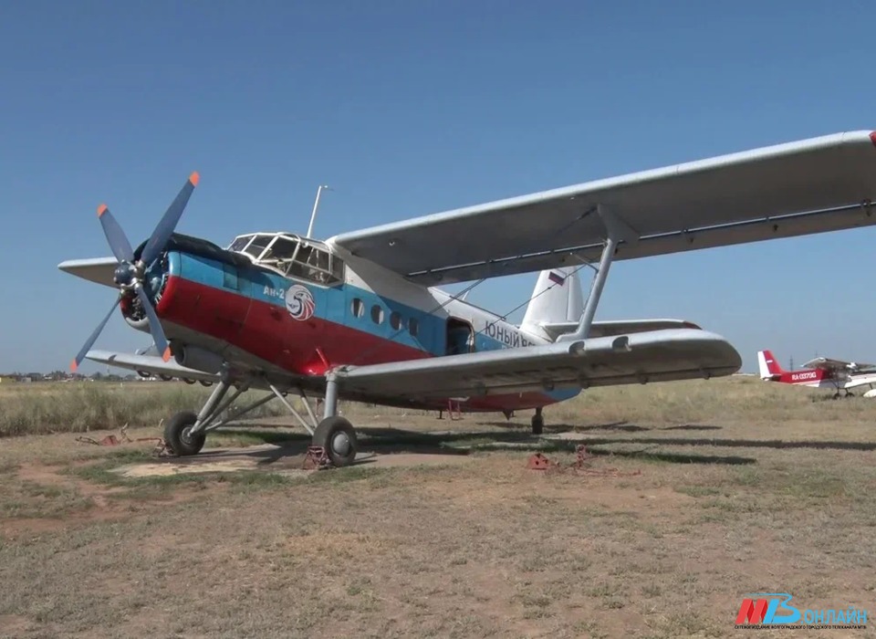 Самолет Ан-2 с неисправностью в двигателе совершил посадку под Волгоградом