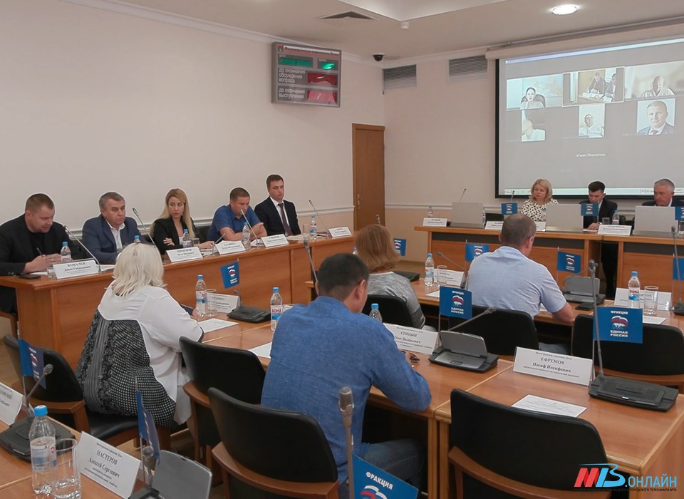 Депутаты Волгоградской городской Думы обсудили проблему с вывозом мусора