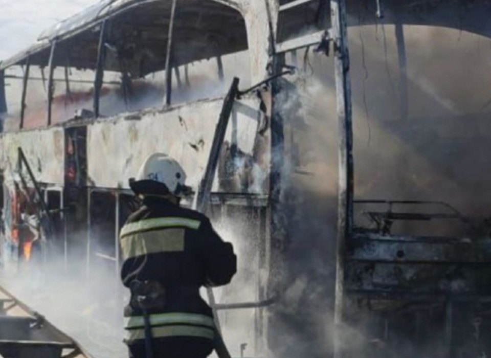 На трассе Москва - Волгоград дотла сгорел автобус «Дианы Тур»