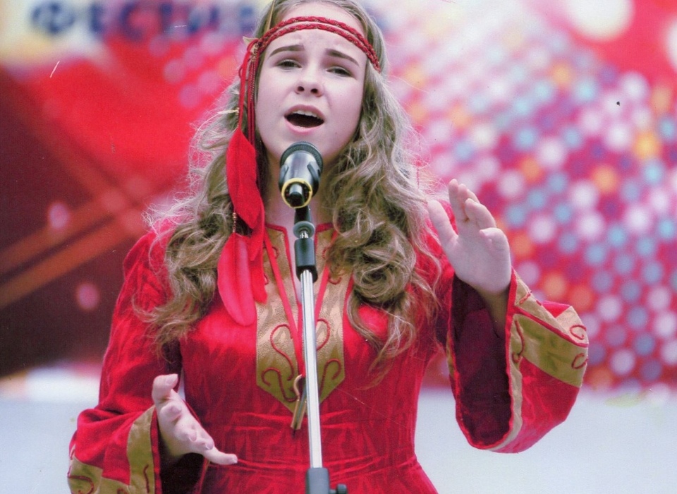Волгоградка, исполняющая этническую музыку, борется за победу в конкурсе «Звук Евразии»