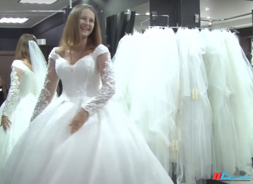 Названа минимальная стоимость свадьбы в России в 2023 году