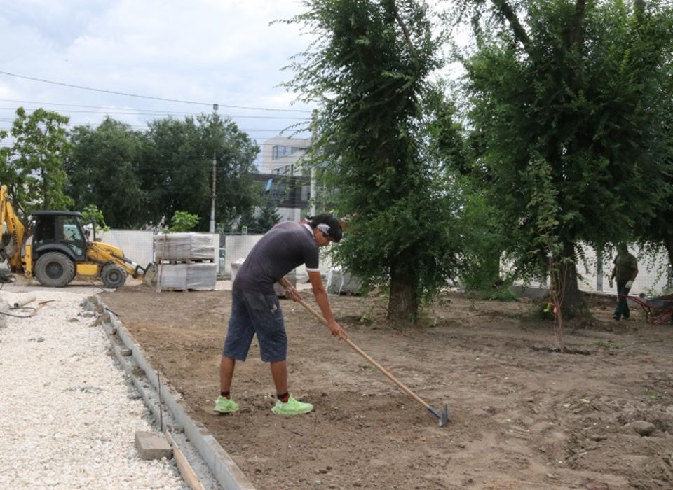 Территорию Сурского сквера в Волгограде готовят под озеленение