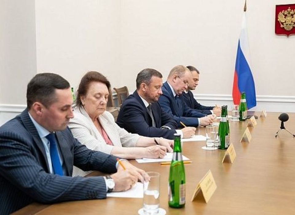 Бочаров встретился с руководителями парламентских партий Волгоградской облдумы