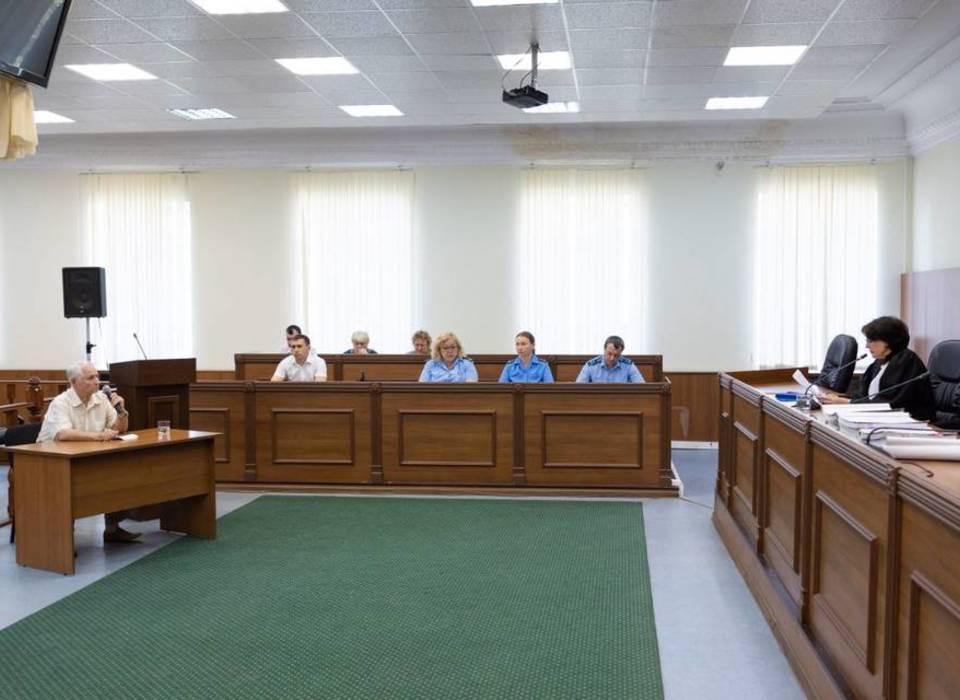 Депутат Госдумы Елена Цунаева выступила в суде в Волгограде по делу о геноциде
