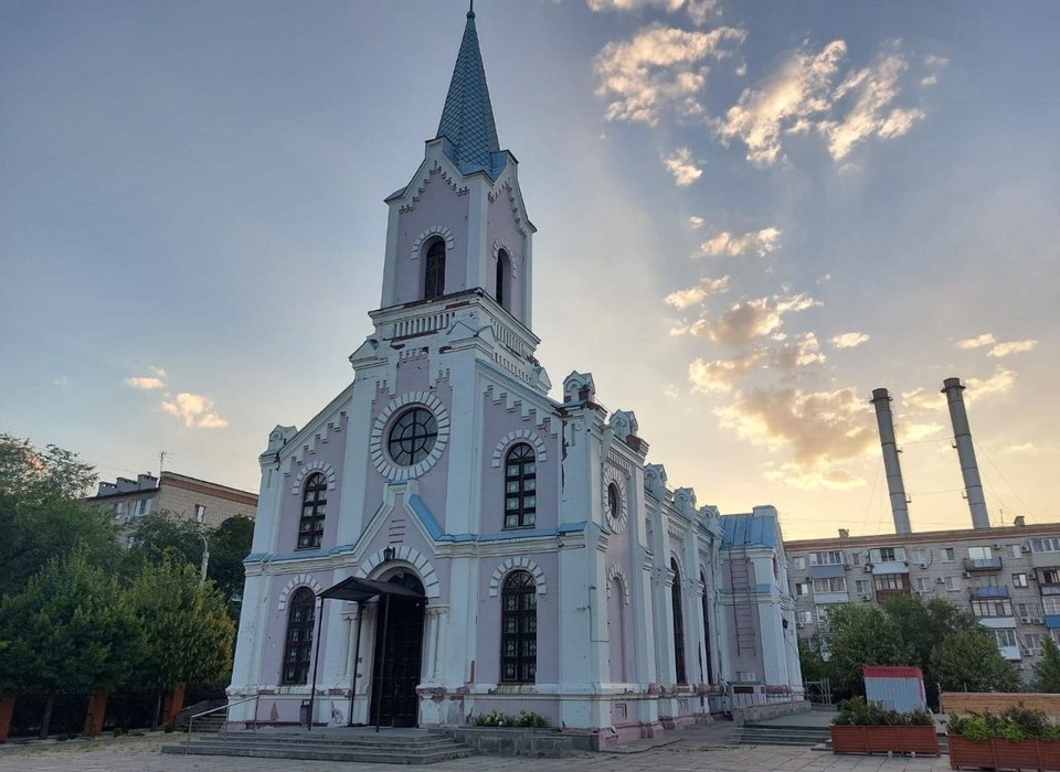 В Волгограде депутаты безвозмездно передали костёл в собственность религиозной организации