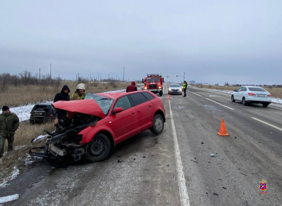 Водитель и пассажир Audi погибли в ДТП на трассе под Волгоградом