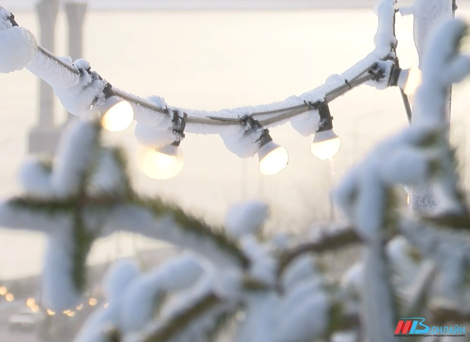 Волгоградскую область в Рождество накрыл сильный снегопад